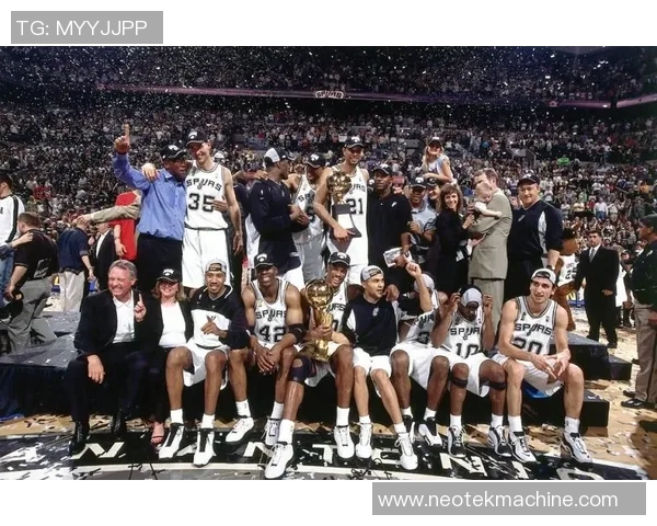 国王主帅赞扬球队团结精神,誓言冲击总冠军!